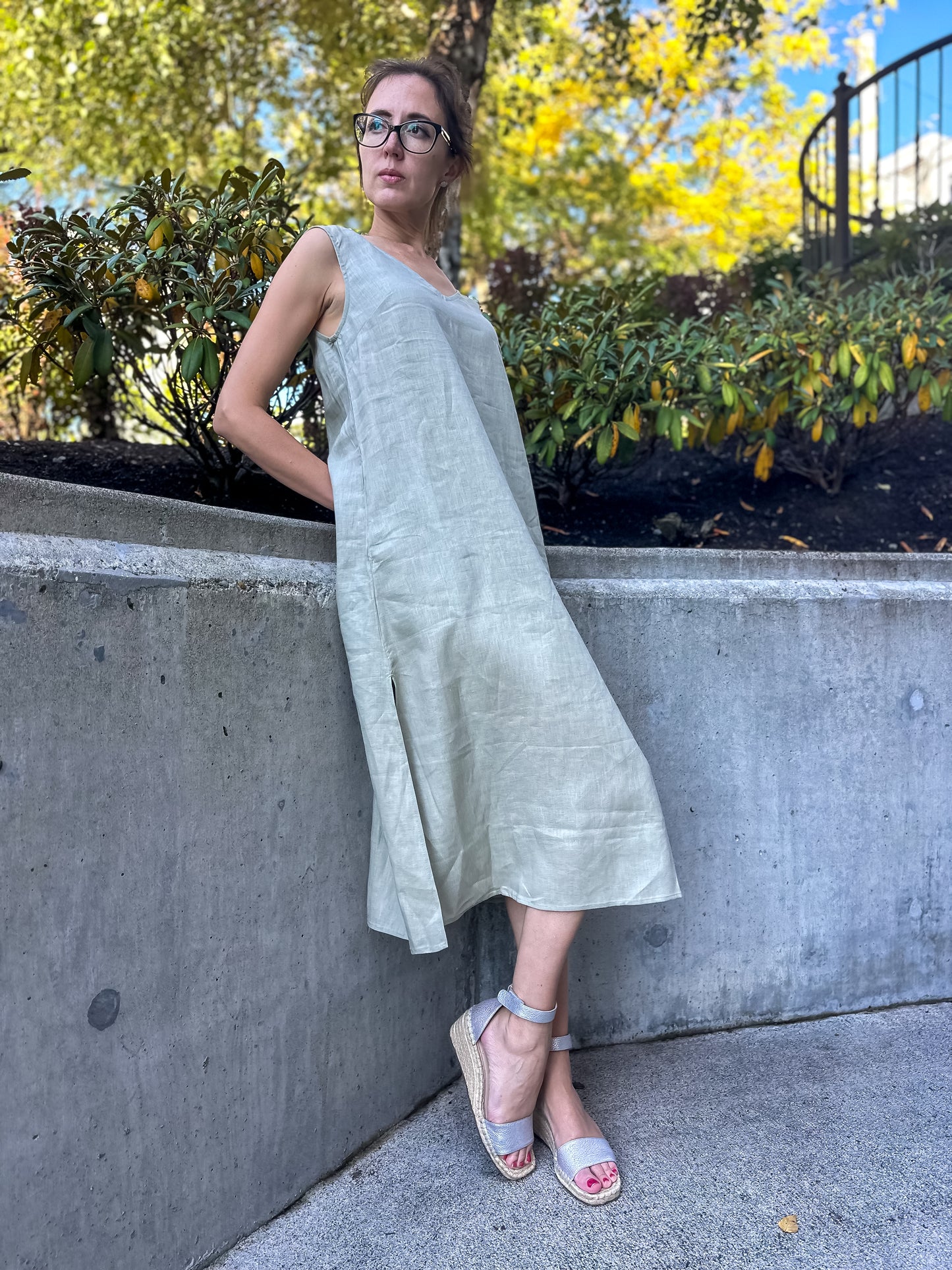 Linen Olive Mid-length Sleeveless Dress