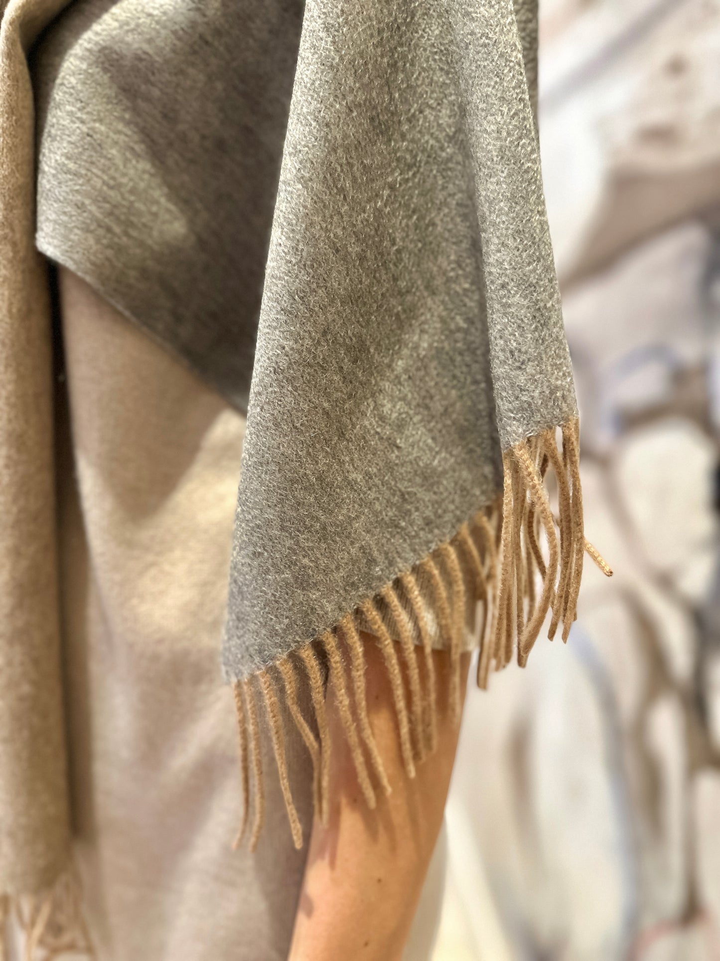 100% Cashmere Double-Sides Scarf  camel/grey